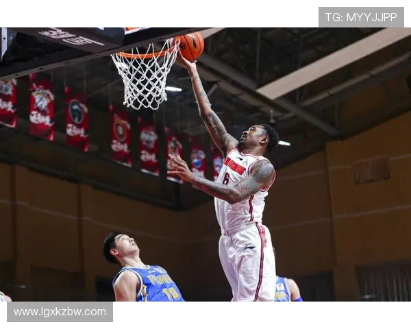 马尚布鲁克斯：从篮球场到人生舞台的奋斗与荣耀之路