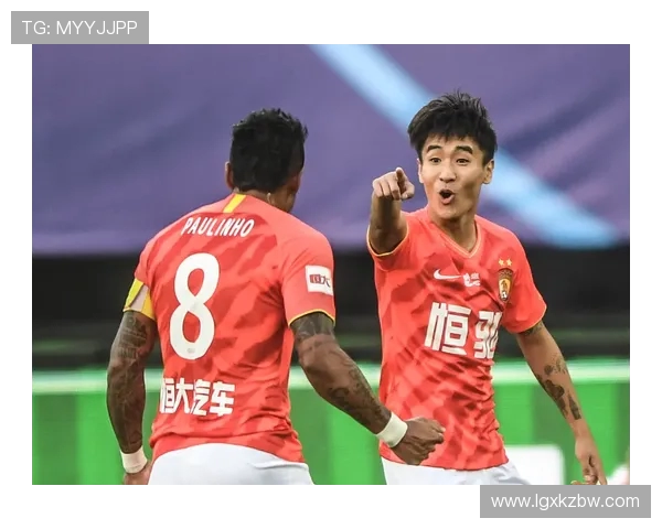 鲁能与恒大激战正酣实时比分更新及精彩瞬间回顾